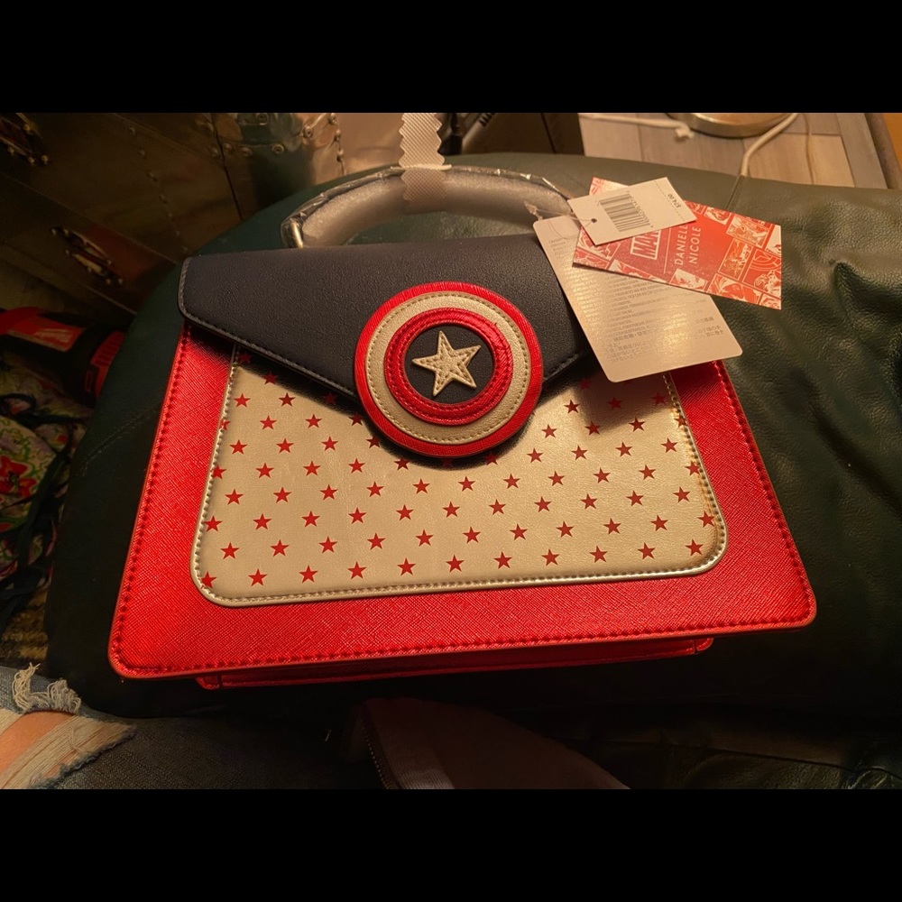 NWT Danielle Nicole Captain America bag